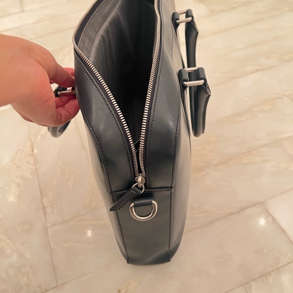 Sophisticated Blue Leather Briefcase for Men and ladies - Picture 7 of 11